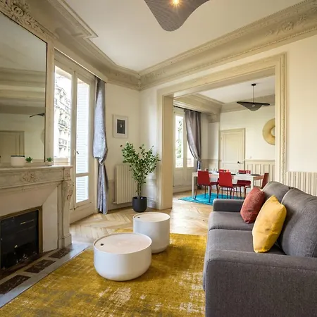 3br - 10p - Passy - Eiffel Tower باريس
